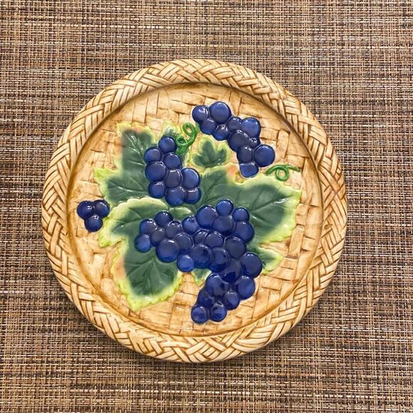 The Vineyard Collection Set of 4 Grape Plates - Vintage Home Decor - Picture 5 of 10